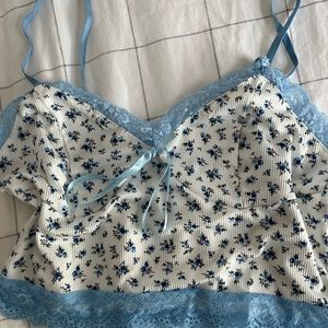 laced cami blue floral
